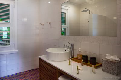 Luxury Villa Photo #32