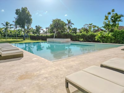 Luxury Villa Photo #7