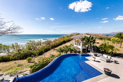 Luxury Villa Photo #3