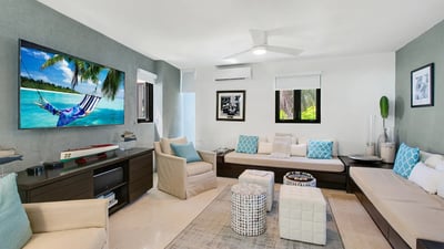 Luxury Villa Photo #16