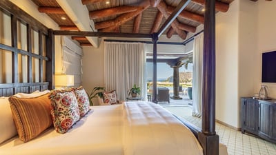 Luxury Villa Photo #16