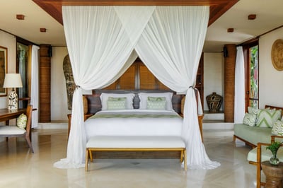 Luxury Villa Photo #4