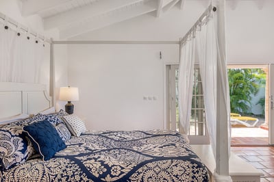 Luxury Villa Photo #40