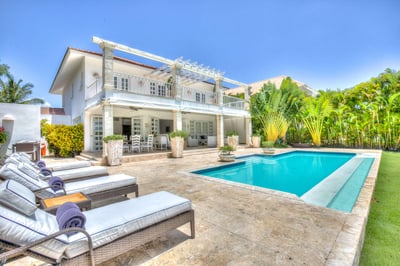 Luxury Villa Photo #3