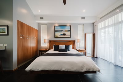 Luxury Villa Photo #32