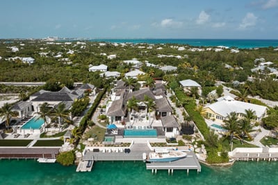 Luxury Villa Photo #49
