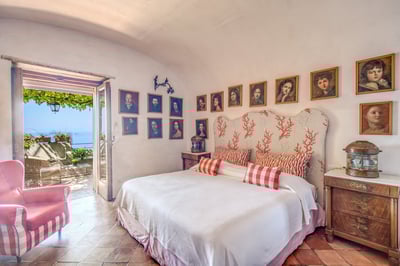 Luxury Villa Photo #36