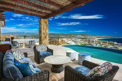 Luxury Villa Photo #4