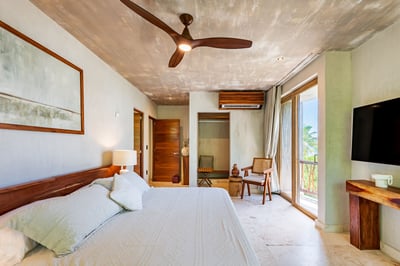 Luxury Villa Photo #44