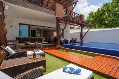 Luxury Villa Photo #4