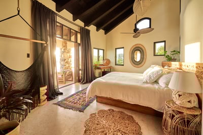 Luxury Villa Photo #30