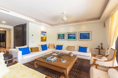 Luxury Villa Photo #9