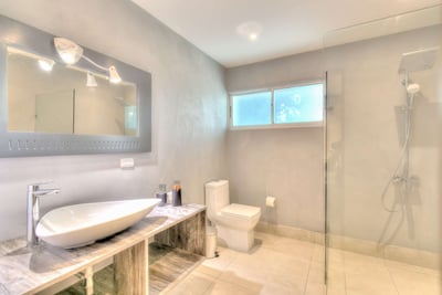 Luxury Villa Photo #37