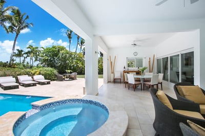 Luxury Villa Photo #17