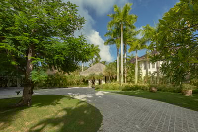 Luxury Villa Photo #40
