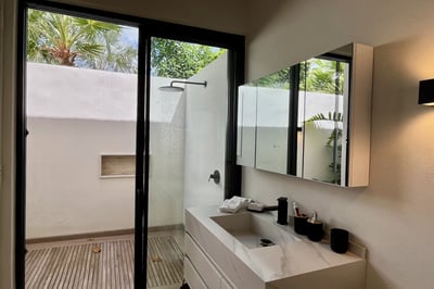Luxury Villa Photo #42