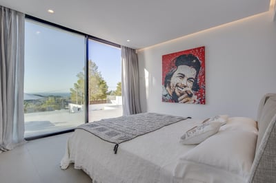 Luxury Villa Photo #22