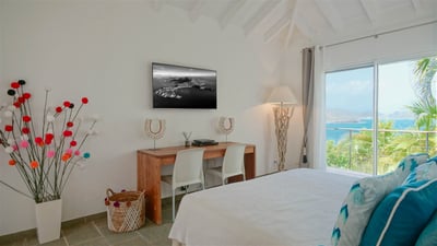Bedroom 3: King size bed, air conditioning, HD-TV, Dish Network, dressing room, safe, WIFI. Ensuite&