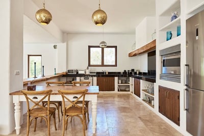Luxury Villa Photo #12