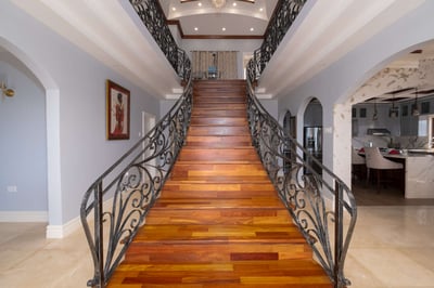 Luxury Villa Photo #23