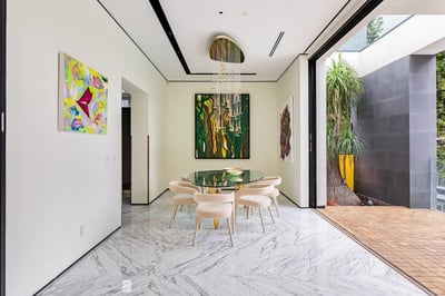 Luxury Villa Photo #20