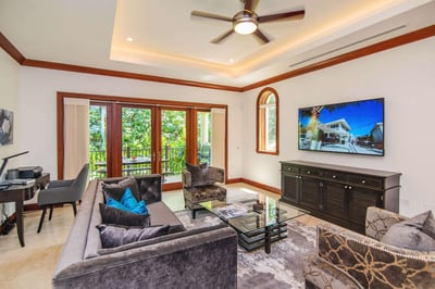 Luxury Villa Photo #7