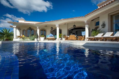 Luxury Villa Photo #6