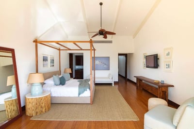 Luxury Villa Photo #19