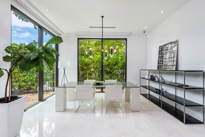 Luxury Villa Photo #30