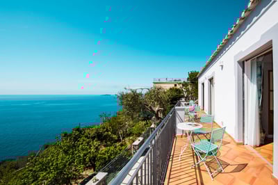 Luxury Villa Photo #7