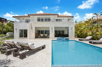 Luxury Villa Photo #4
