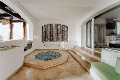 Luxury Villa Photo #37