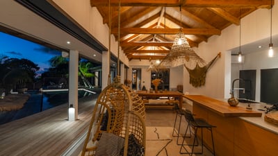 Luxury Villa Photo #25