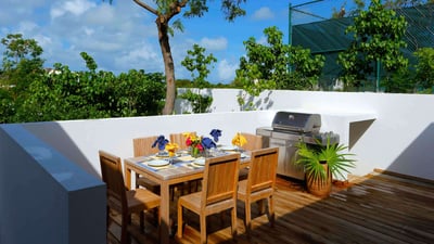 Luxury Villa Photo #9