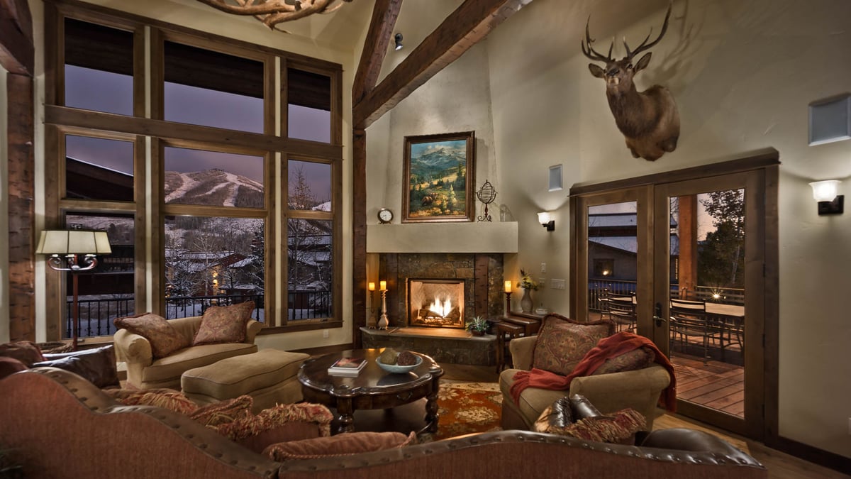 Great room with a view, fireplace - Image 1