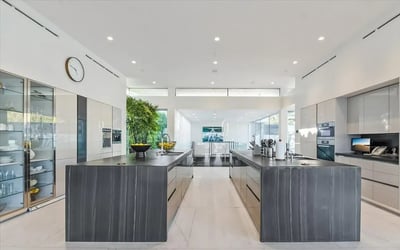 Luxury Villa Photo #22