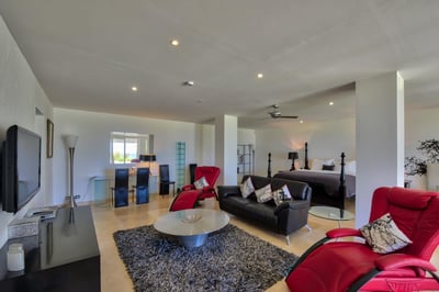 Luxury Villa Photo #40