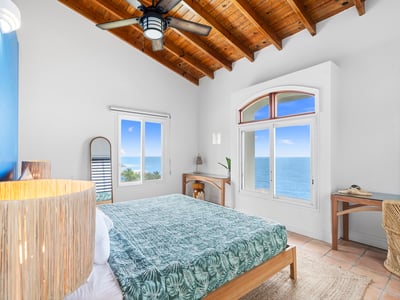 Luxury Villa Photo #15