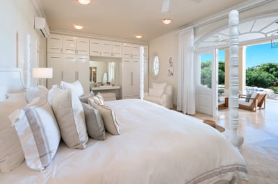 Luxury Villa Photo #11