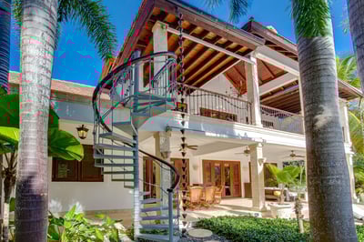Luxury Villa Photo #8