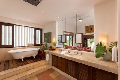 Luxury Villa Photo #22
