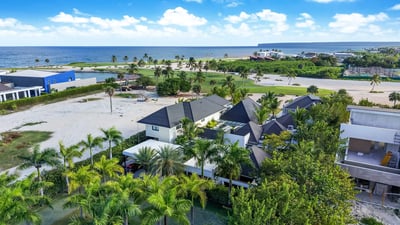 Luxury Villa Photo #2