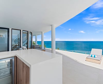 Luxury Villa Photo #6