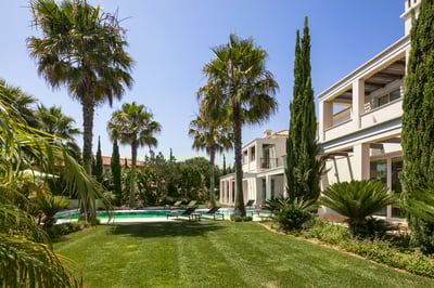 Luxury Villa Photo #4
