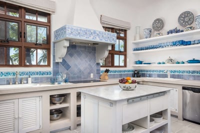 Luxury Villa Photo #14