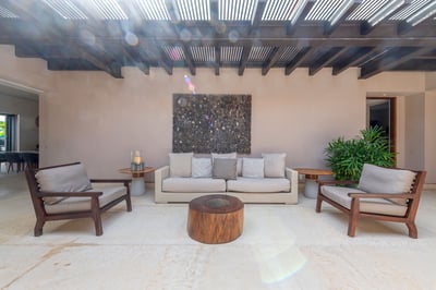 Luxury Villa Photo #40