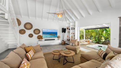 Luxury Villa Photo #22
