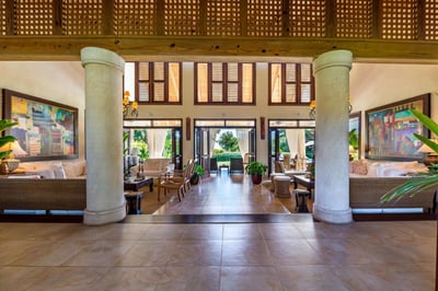 Luxury Villa Photo #13