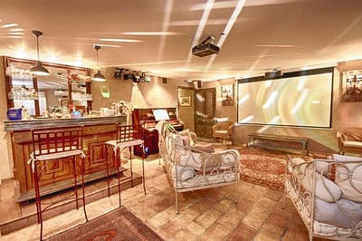 Luxury Villa Photo #10