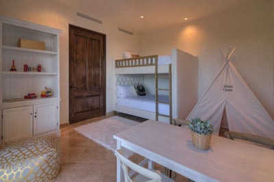 Luxury Villa Photo #28
